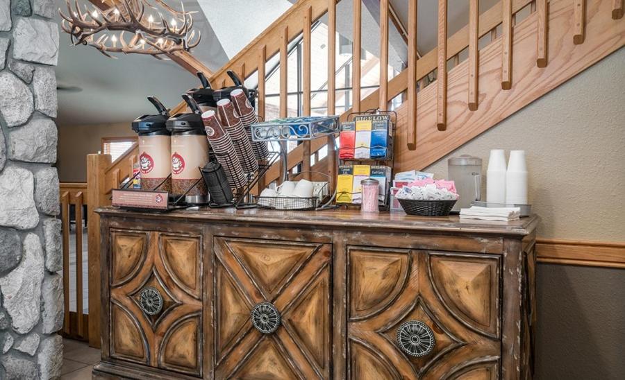 Фото AmericInn by Wyndham Grafton