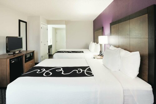 Гостиница La Quinta Inn & Suites by Wyndham Rancho Cordova Sacramento в Ранчо Кордове