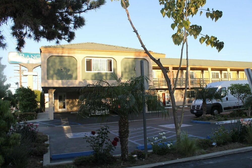 Фото El Rancho Inn Hawthorne