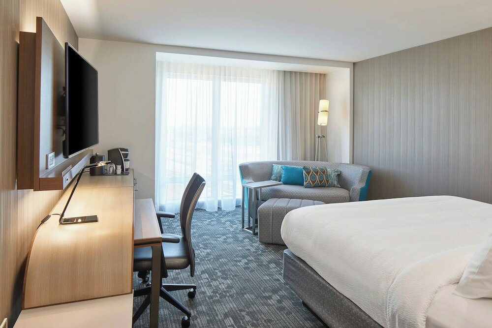 Фото Courtyard by Marriott Baltimore Downtown/McHenry Row