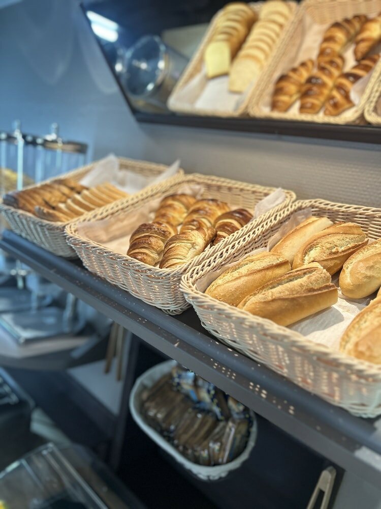 Фото Wood Inn Hôtel Aéroport Bordeaux-Mérignac