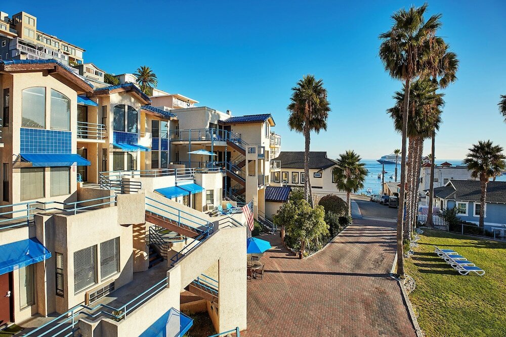 Фото Seaport Village Inn Avalon