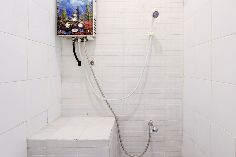 Фото RedDoorz Syariah @ Wisma Arya 2