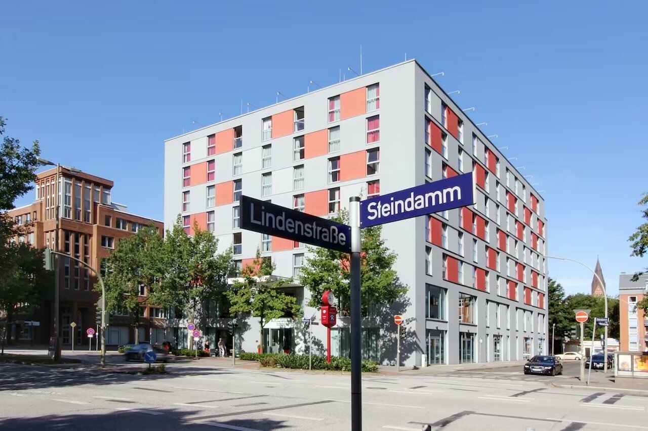 Фото отеля 1