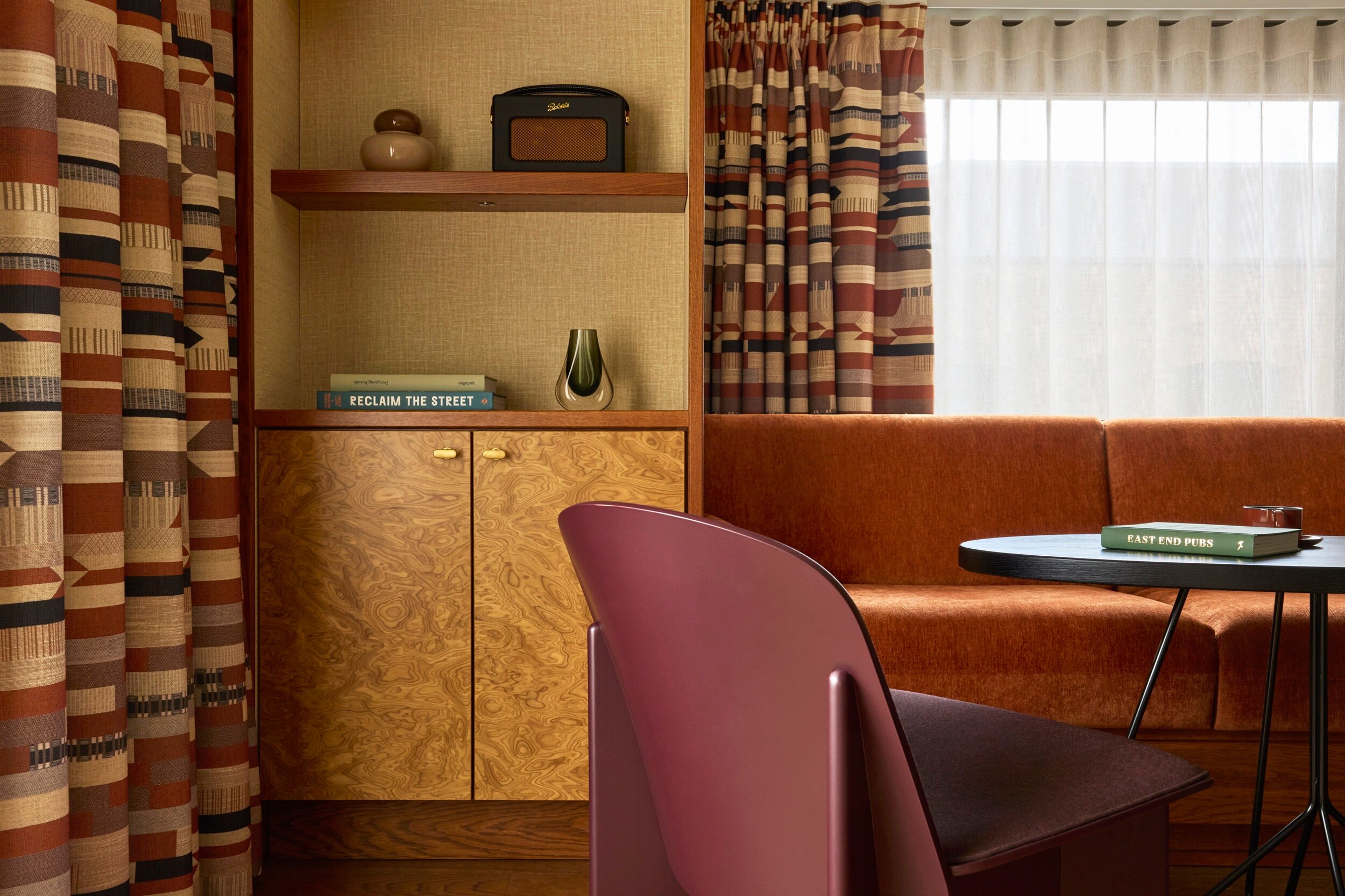 Фото Devonshire Club & Hotel