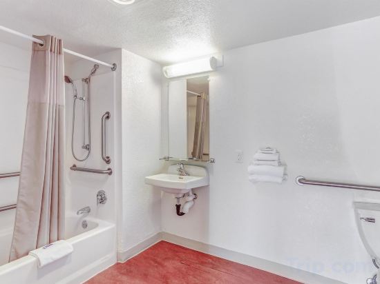 Фото Motel 6 Medford