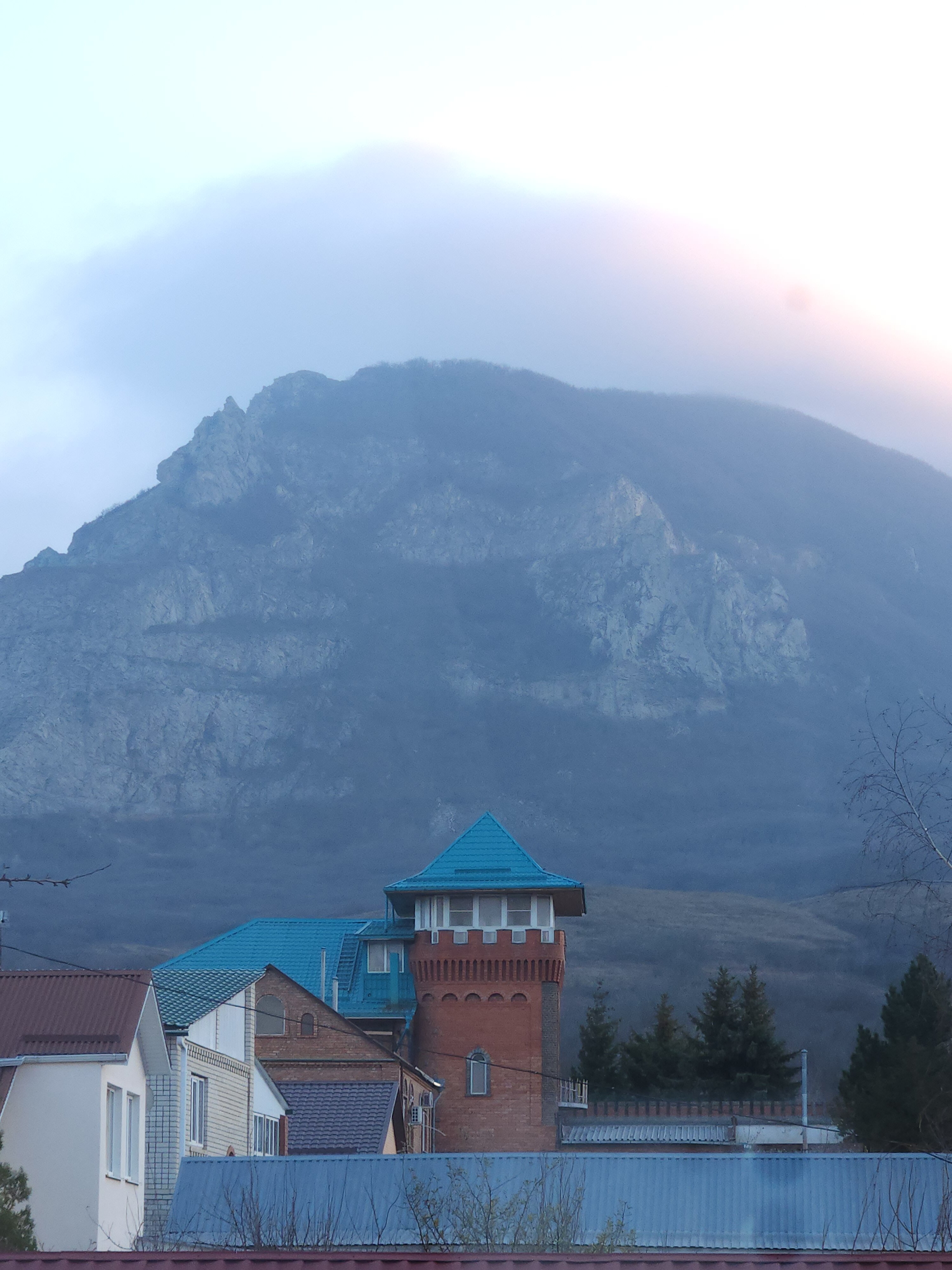 Фото У подножия