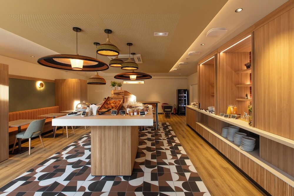 Фото Campanile Reims Centre Cathedrale