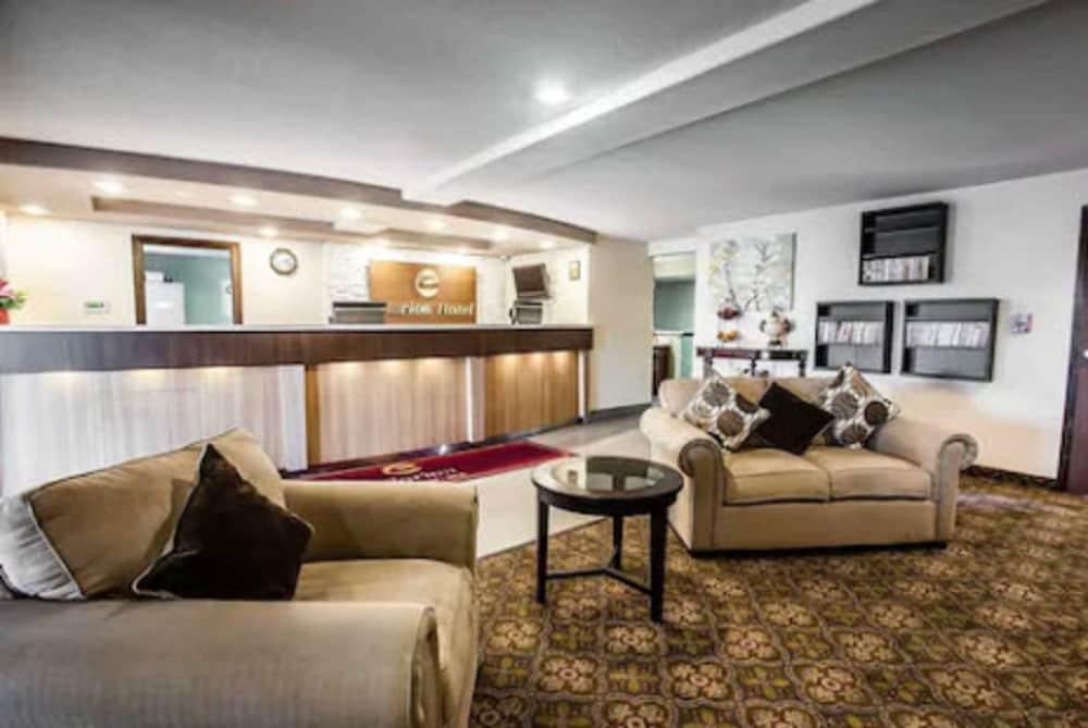 Фото Clarion Inn Renton - Seattle