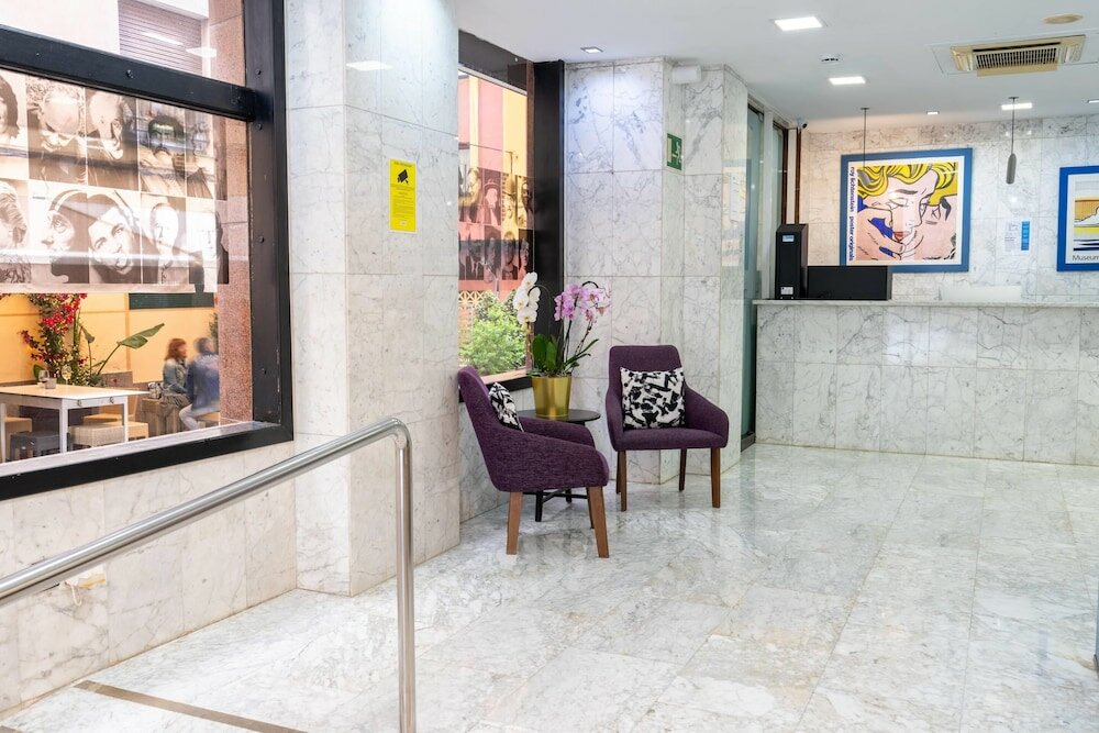 Фото City House Pathos
