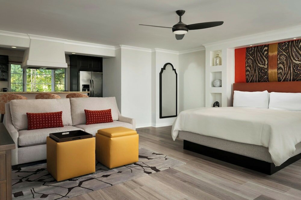 Фото Triada Palm Springs, Autograph Collection by Marriott