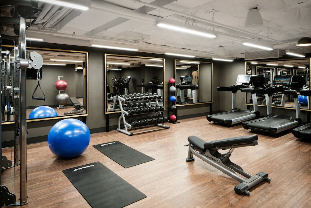 Фото Halcyon - a hotel in Cherry Creek