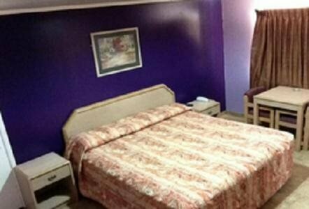 Гостиница Rodeway Inn Palestine в Палестине