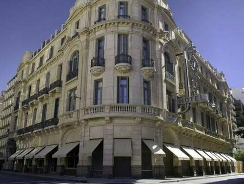 Гостиница Esplendor by Wyndham Savoy Rosario в Росарио