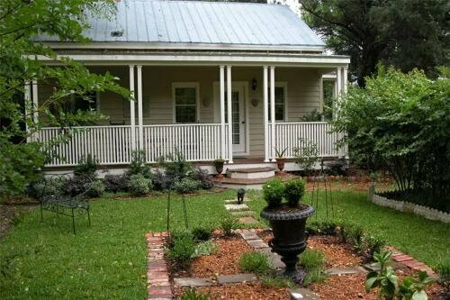 Гостиница Flowertown Bed & Breakfast в Саммервилле