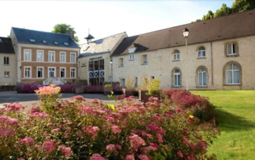 Гостиница Auberge du Manet в Монтиньи-ле-Бретонё
