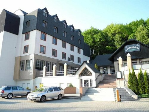 Гостиница Hotel West в Братиславском крае