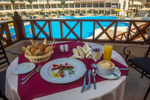 Гостиница Pickalbatros Royal Moderna Resort в Египте