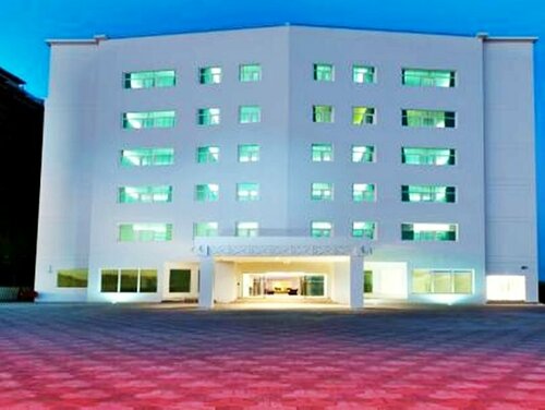 Гостиница Al Hail Waves Hotel Managed by Centara в Эс-Сибе