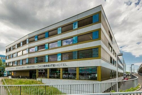 Гостиница Dasbreitehotel в Базеле