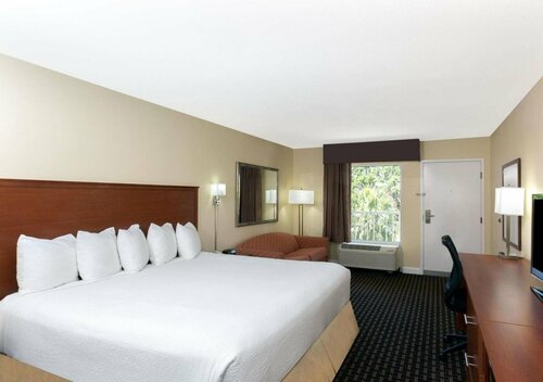 Гостиница Days Inn by Wyndham Port Charlotte/Punta Gorda в Порт-Шарлотте