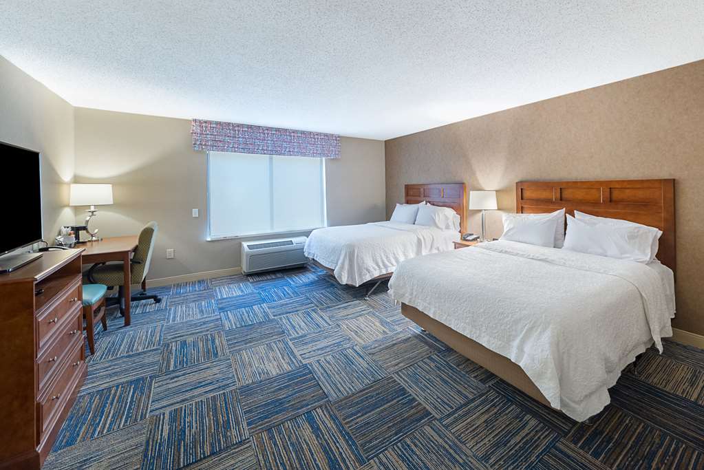 Фото Hampton Inn Greenfield