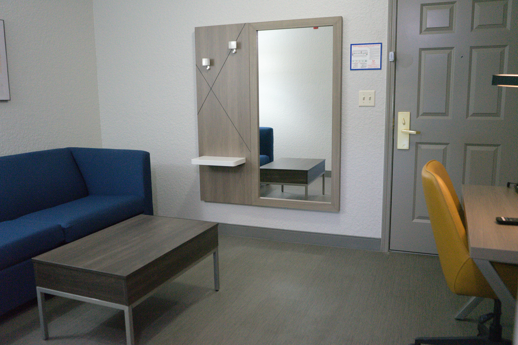 Фото Holiday Inn Express Hotel & Suites Lakeland North - I-4, an Ihg Hotel