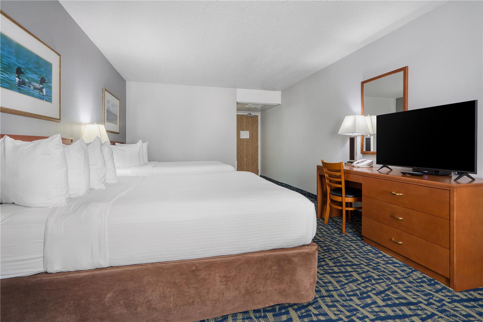 Фото SureStay Plus Hotel by Best Western Lethbridge