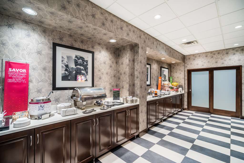 Фото Hampton Inn Dover