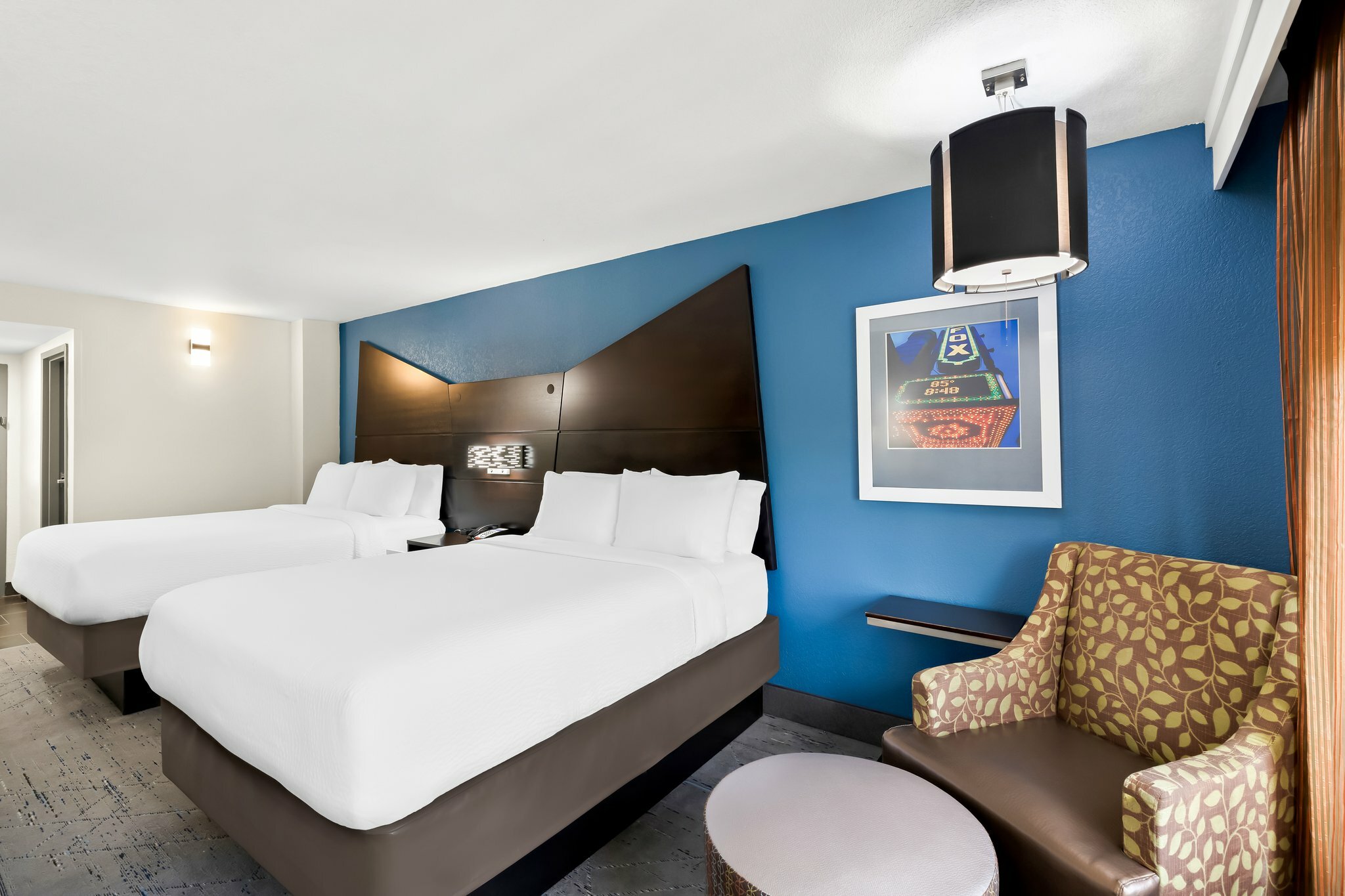 Фото Holiday Inn Express Atlanta Galleria - Ballpark Area, an Ihg Hotel