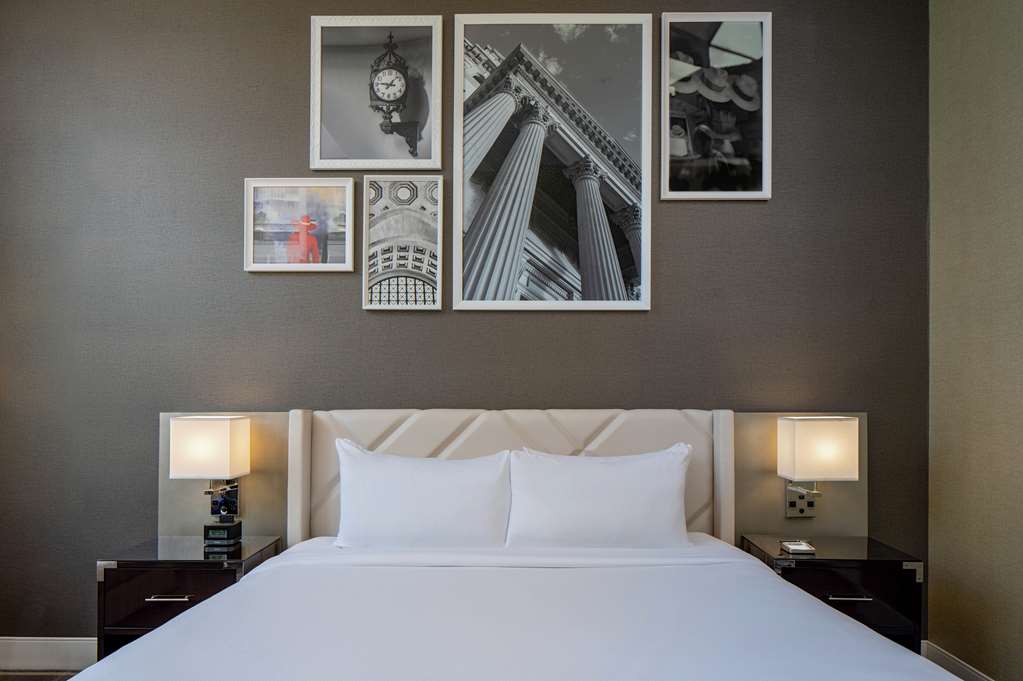 Фото Hilton Richmond Downtown