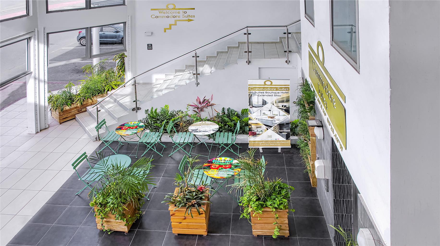 Фото Commodore Suites