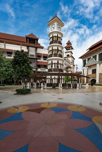 Гостиница DoubleTree by Hilton Putrajaya Lakeside в Путраджае