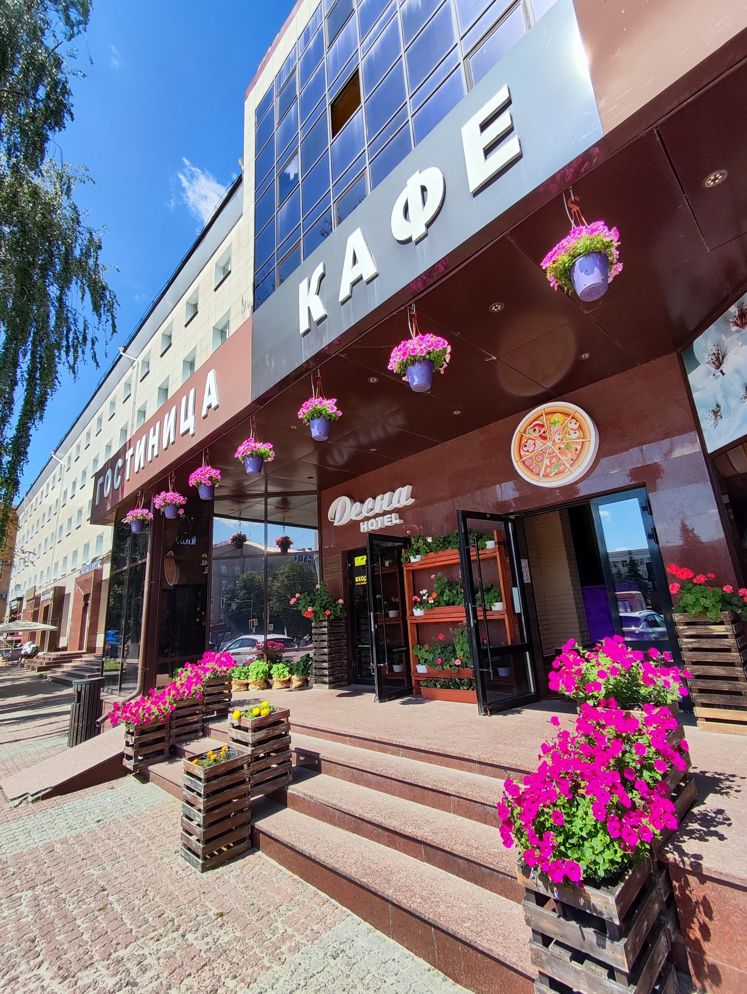 Фото отеля 1