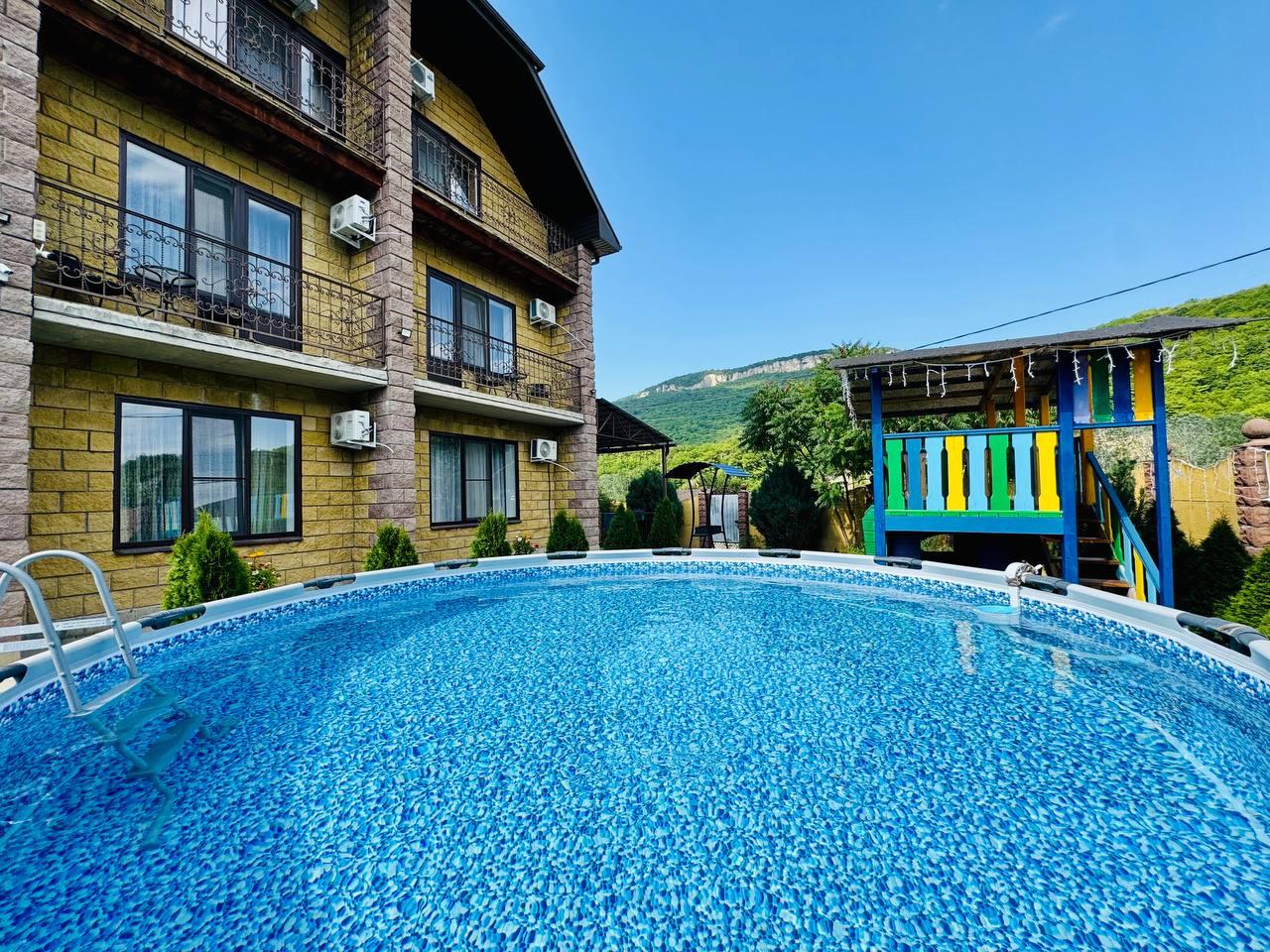 Фото отеля 1