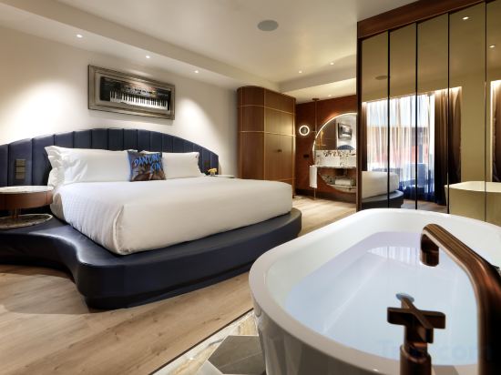 Фото Hard Rock Hotel Madrid