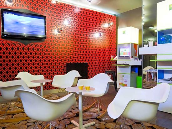 Фото ibis Styles Paris République Le Marais Hotel