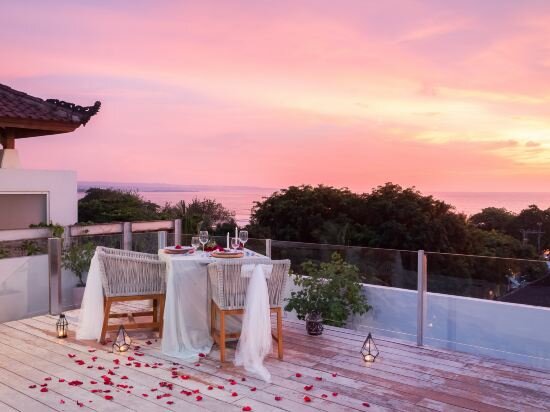 Фото Kuta Beach Hotel