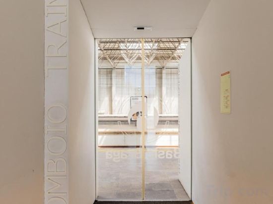 Фото Basic Braga by Axis