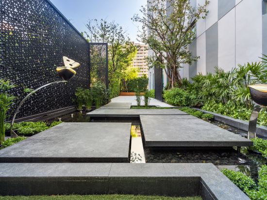 Фото Holiday Inn Express Bangkok Soi Soonvijai