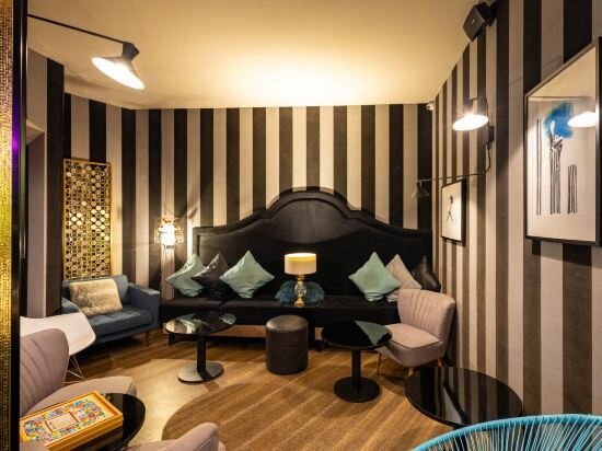 Фото Hotel La Parizienne