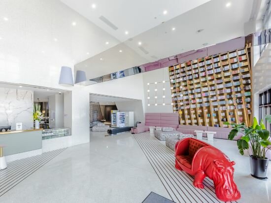 Фото Suisse Place Serviced Apartment Shanghai Zhongjian