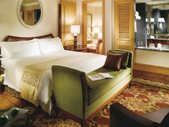 Фото The Ritz-Carlton Jakarta Mega Kuningan