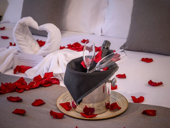 Фото Serhs Carlit Boutique Hotel