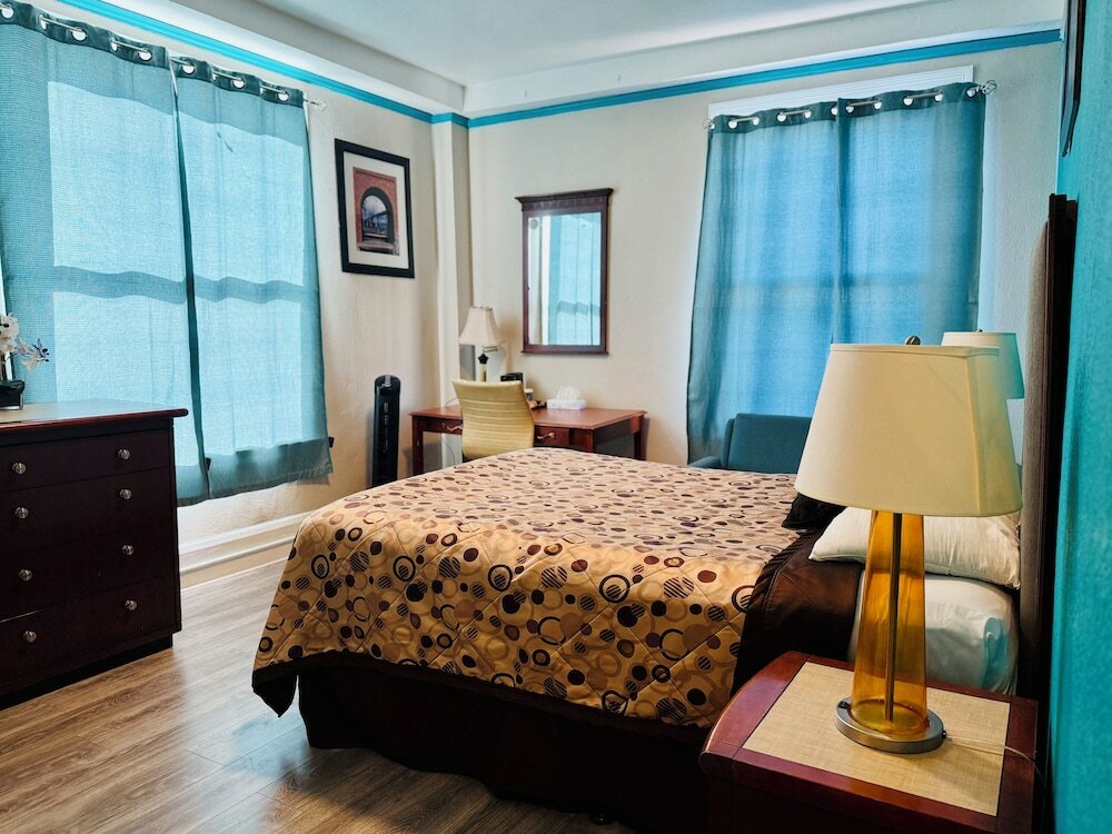 Фото Admiral Hotel