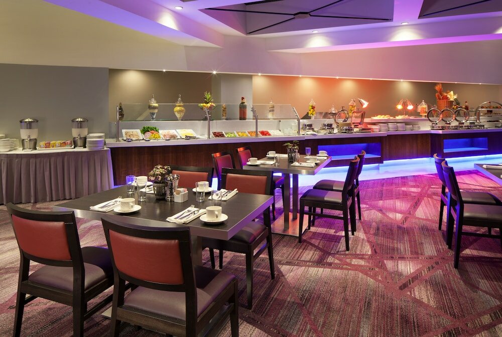 Фото Sheraton Gateway Los Angeles Hotel