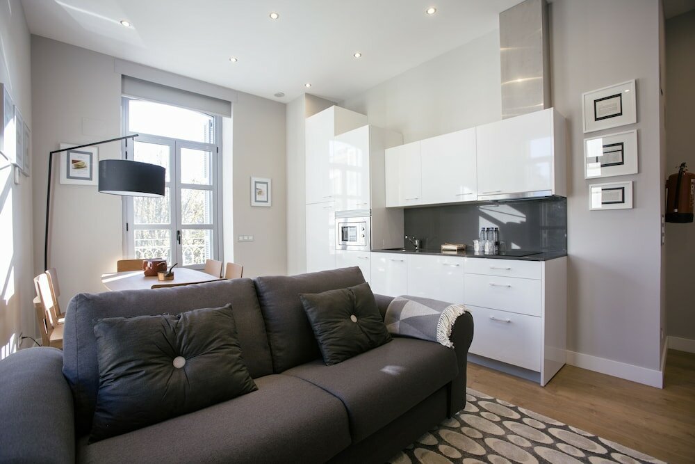 Фото Legazpi Doce Rooms & Suites