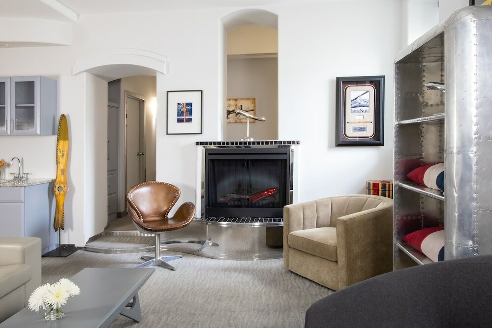 Фото Retro Suites Hotel