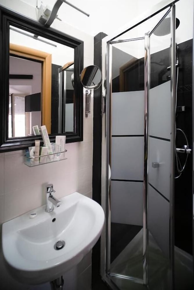 Фото Merulana Star