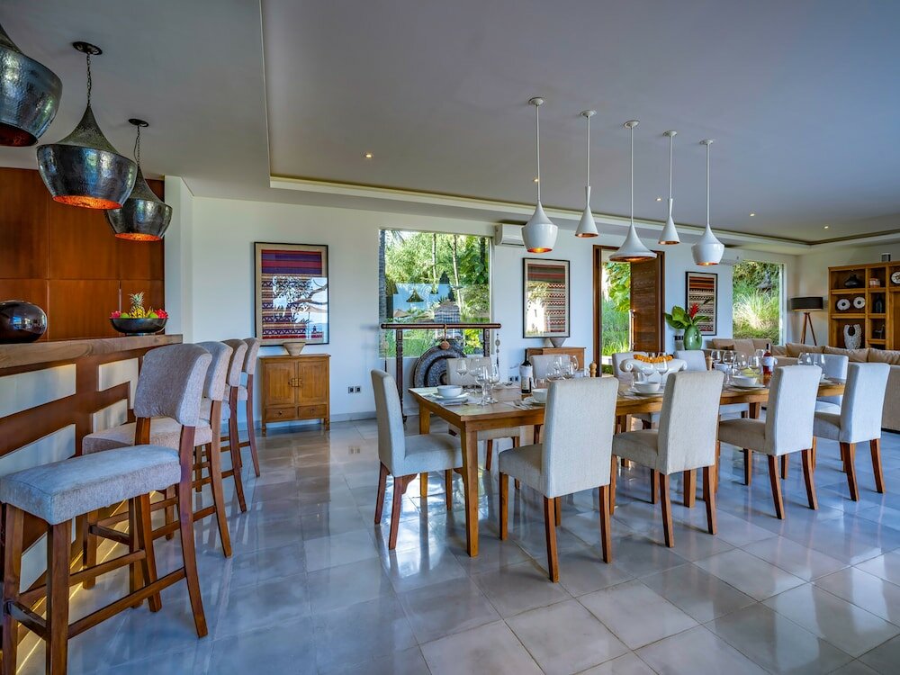 Фото Seseh Beach Villas